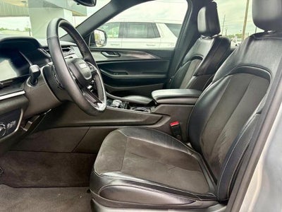 2022 Jeep Grand Cherokee Altitude