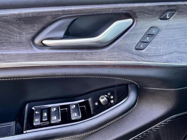 2022 Jeep Grand Cherokee Overland