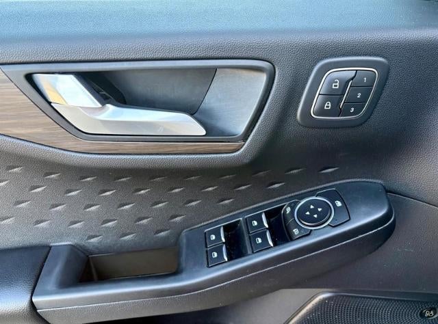 2020 Ford Escape Titanium Hybrid