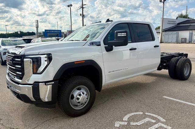 2026 GMC Sierra 3500 HD Chassis Cab Pro
