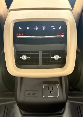 2024 Cadillac LYRIQ Luxury 3