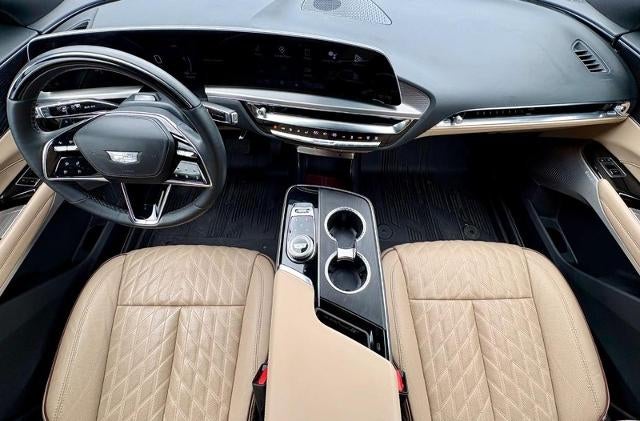 2024 Cadillac LYRIQ Luxury 3