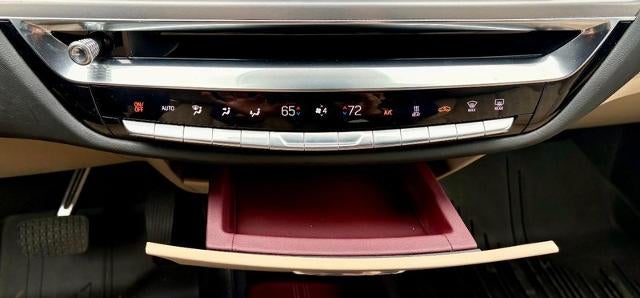 2024 Cadillac LYRIQ Luxury 3