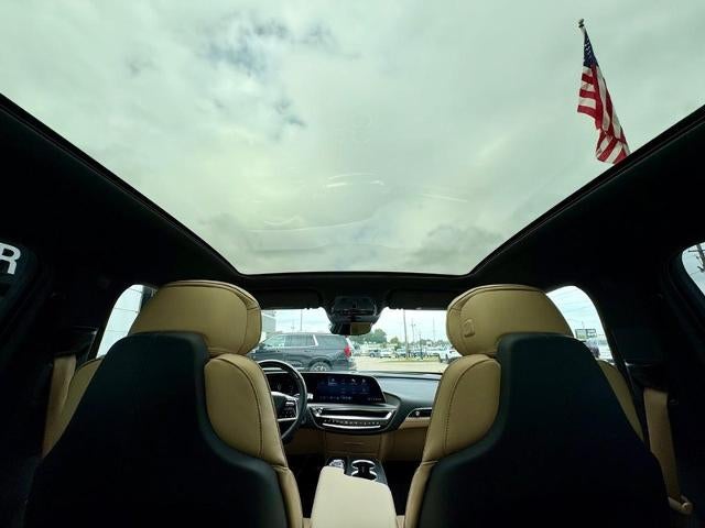 2024 Cadillac LYRIQ Luxury 3