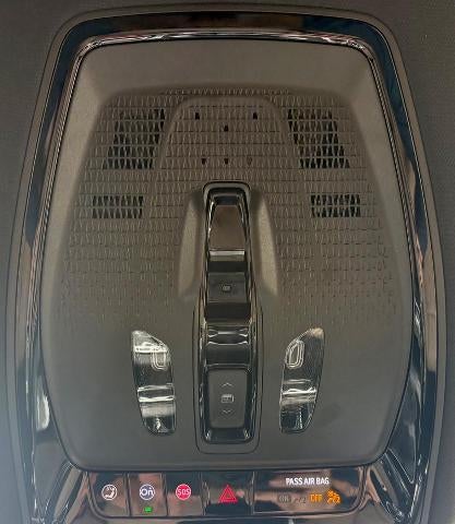 2024 Cadillac LYRIQ Luxury 3