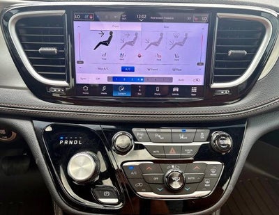 2025 Chrysler Pacifica Hybrid Pinnacle