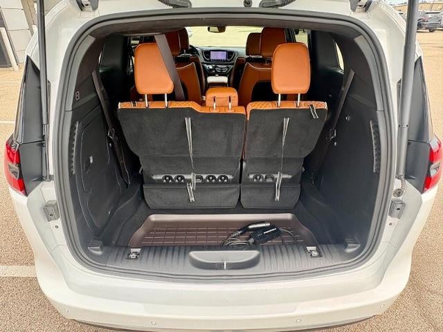 2025 Chrysler Pacifica Hybrid Pinnacle