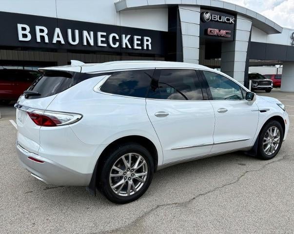 2022 Buick Enclave Essence