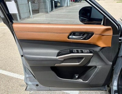2025 Nissan Pathfinder Platinum